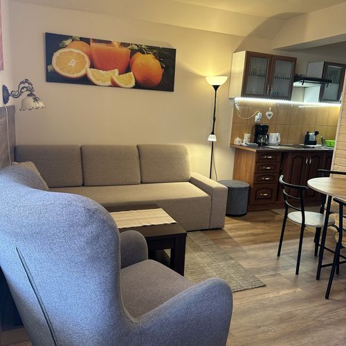 Apartament 4-osobowy na piętrze z aneksem kuchennym z 2 pomieszczeniami sypialnianymi