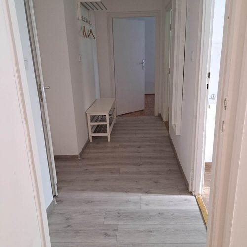 Apartament standard la etaj pentru 4 pers. (se inchirieaza doar integral)