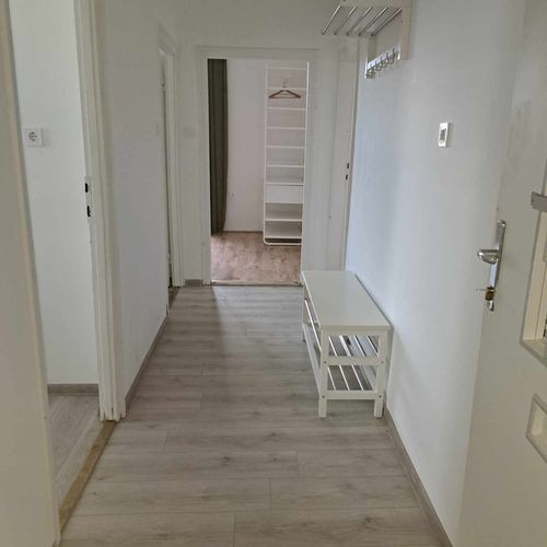 Apartament standard la etaj pentru 4 pers. (se inchirieaza doar integral)