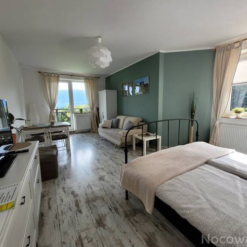 Apartament 6-osobowy z tarasem z widokiem na góry z 2 pomieszczeniami sypialnianymi (możliwa dostawka)