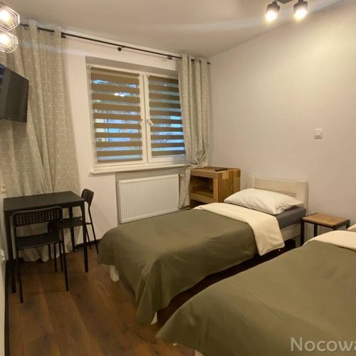 Camera twin cu duș