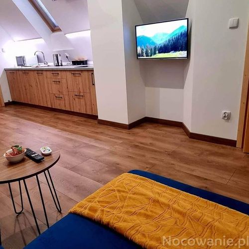 Apartament 4-osobowy z łazienką z wanną z 2 pomieszczeniami sypialnianymi