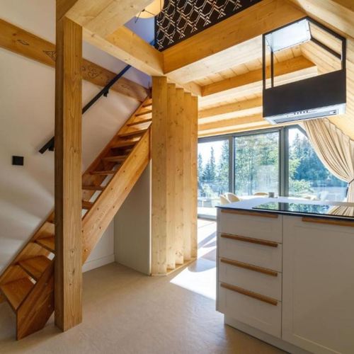 Apartament 6-osobowy z balkonem z klimatyzacją z 3 pomieszczeniami sypialnianymi