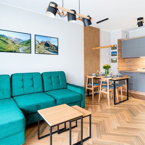 Apartament 4-osobowy z balkonem z widokiem na góry z 2 pomieszczeniami sypialnianymi