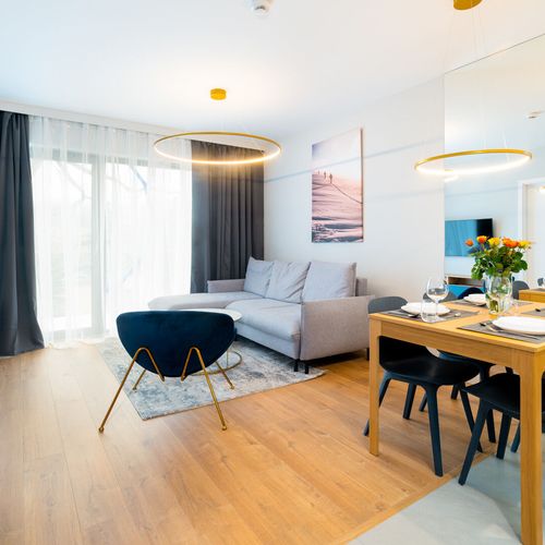 Apartament 4-osobowy z balkonem z widokiem na góry z 2 pomieszczeniami sypialnianymi