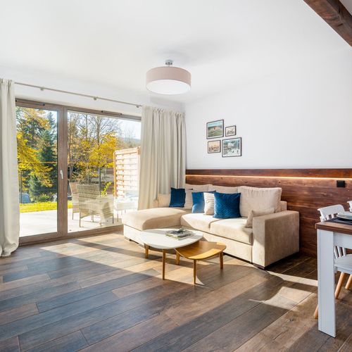 Apartament 4-osobowy z tarasem z dostępem do ogrodu z 2 pomieszczeniami sypialnianymi