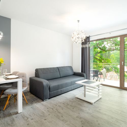 Apartament 4-osobowy z balkonem z widokiem na góry z 2 pomieszczeniami sypialnianymi