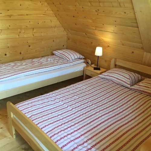 Casă de vacanță întreaga unitate cu vedere spre munte pentru 9 pers. (se inchirieaza doar integral)