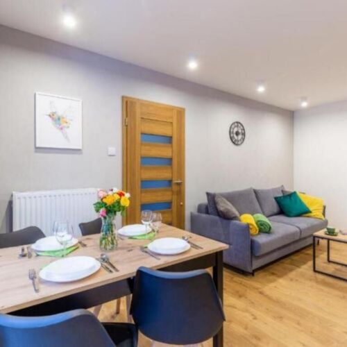 Apartament 4-osobowy Przyjazny podróżom rodzinnym z prysznicem z 2 pomieszczeniami sypialnianymi