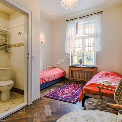 Apartament 10-osobowy Standard Plus z klimatyzacją z 4 pomieszczeniami sypialnianymi