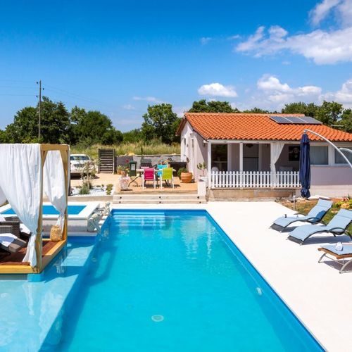 Casă de vacanță pentru 4 pers. (se inchirieaza doar integral)