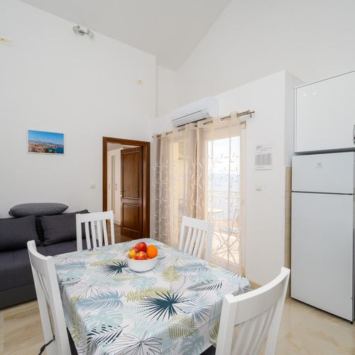 Apartament pentru 3 pers. (se inchirieaza doar integral)