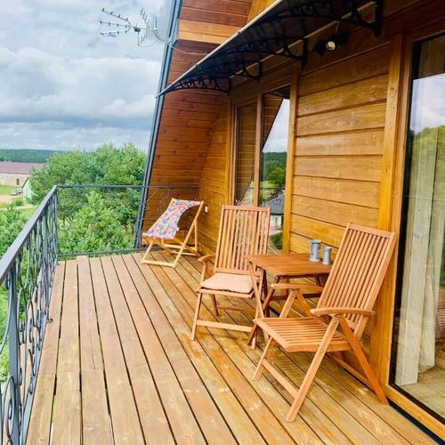 Apartament confort cu vedere spre lac pentru 9 pers. (se inchirieaza doar integral)