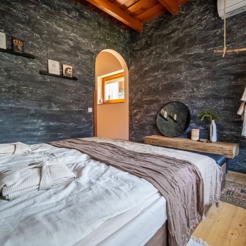 Casă de vară cu terasă cu grădină pentru 2 pers. (se inchirieaza doar integral)