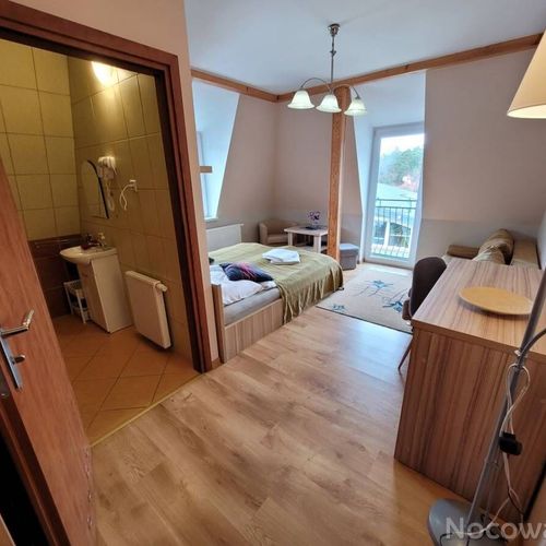 Camera tripla la etaj cu baie