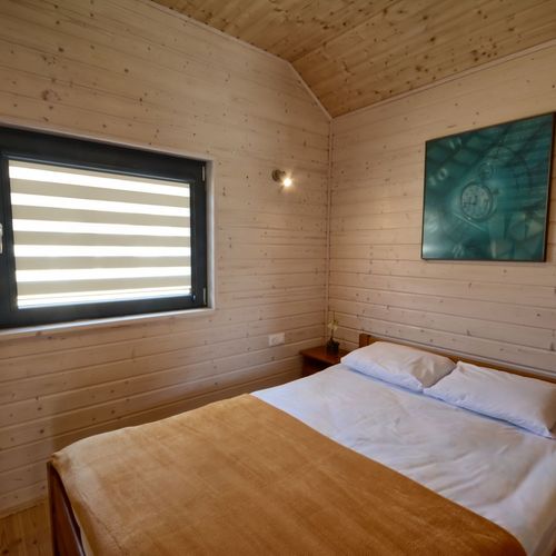 Casă de vacanță la parter pentru 6 pers. (se inchirieaza doar integral)