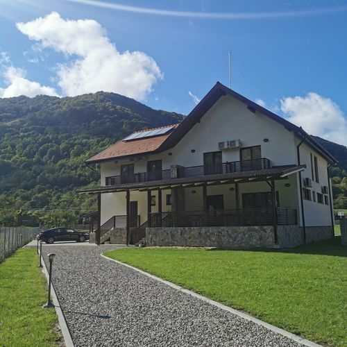 Vilă tourist exclusive pentru 14 pers. (se inchirieaza doar integral)