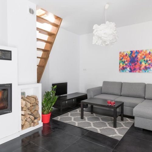 Apartament 5-osobowy z balkonem z 1 pomieszczeniem sypialnianym (możliwa dostawka)