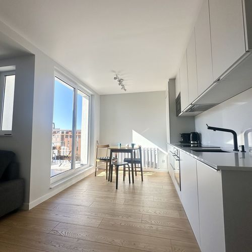 Apartament 4-osobowy z balkonem z widokiem na morze z 2 pomieszczeniami sypialnianymi