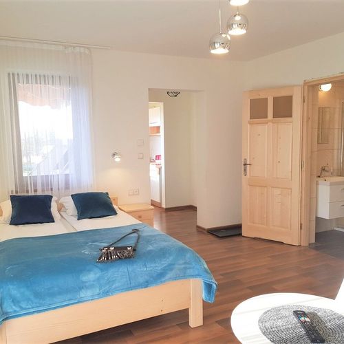 Apartament 4-osobowy na piętrze z widokiem na góry z 1 pomieszczeniem sypialnianym