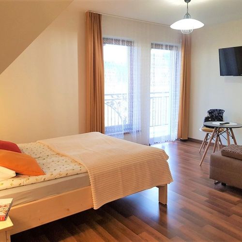 Apartament 3-osobowy na piętrze z widokiem na góry z 1 pomieszczeniem sypialnianym