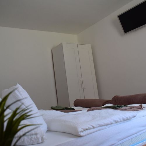 Apartament 4-osobowy cały dom z widokiem na dziedziniec (możliwa dostawka)