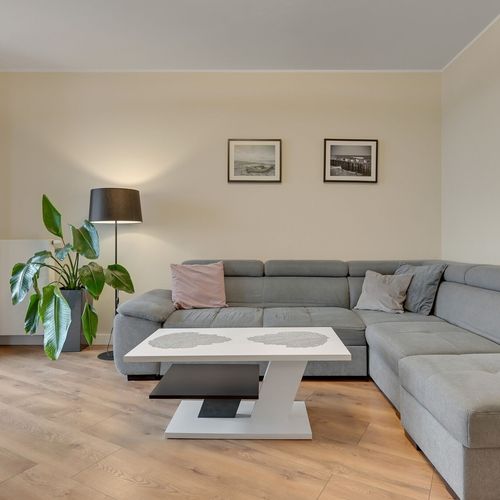 Apartament 4-osobowy na piętrze z balkonem z 2 pomieszczeniami sypialnianymi