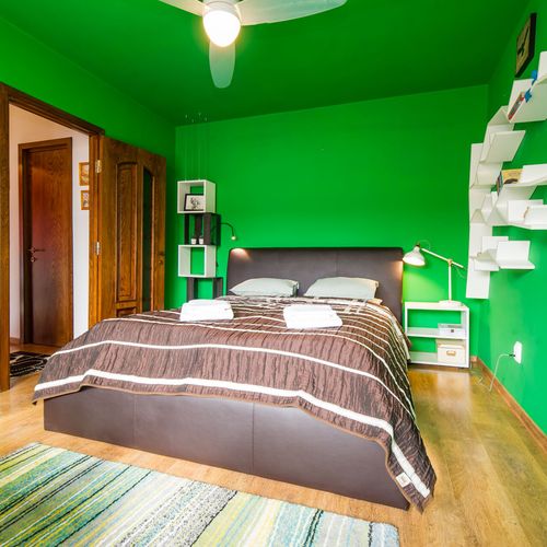 Apartament la etaj întreaga unitate cu 1 camera pentru 2 pers.