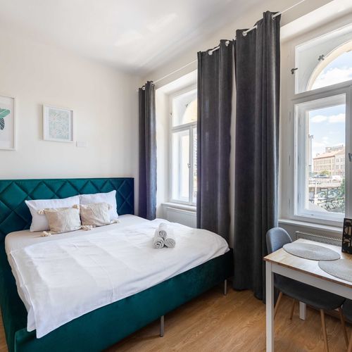 Apartman se sprchou s vlastní kuchyňkou s manželskou postelí s 1 ložnicí
