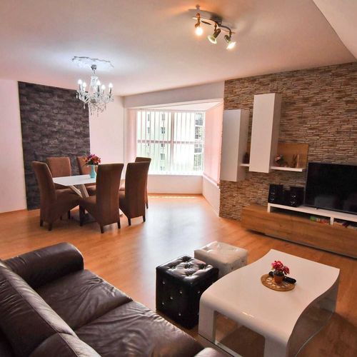 Apartament cu duș cu bucătărie proprie cu 3 camere pentru 6 pers. (se poate solicita pat suplimentar)
