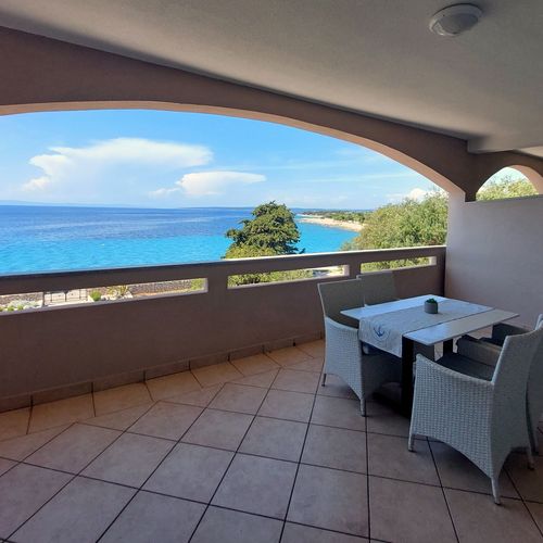 Apartman s klimatizací pro 5 os. se 2 ložnicemi s výhledem na moře A-3320-f