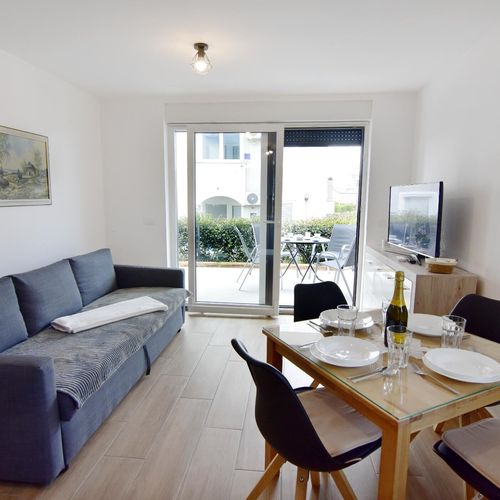 Apartament 4-osobowy z klimatyzacją z tarasem z 1 pomieszczeniem sypialnianym A-21176-a