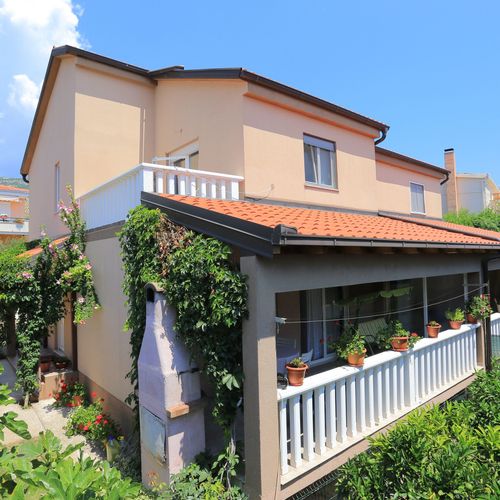 Apartament cu aer condiționat cu vedere spre mare cu 3 camere pentru 6 pers. K-21506