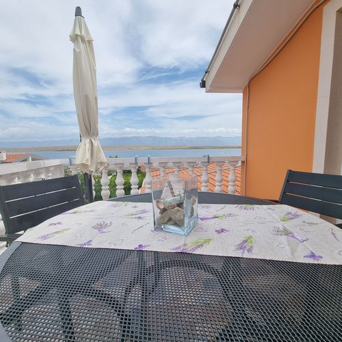 Apartament cu aer condiționat cu terasă cu 2 camere pentru 4 pers. A-21649-a