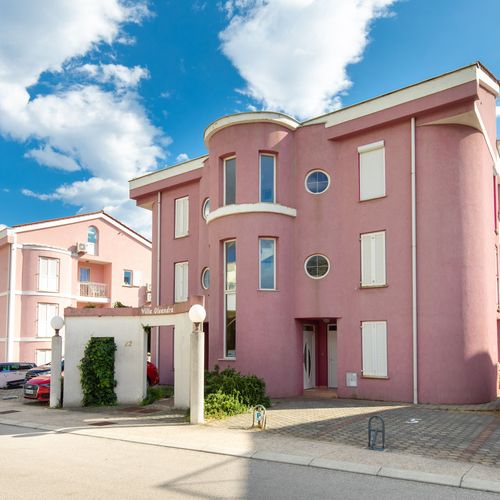 Apartament 4-osobowy z klimatyzacją z balkonem z 2 pomieszczeniami sypialnianymi A-21847-a
