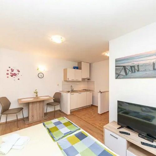 Apartament cu aer condiționat cu balcon cu 1 camera pentru 2 pers. AS-22071-a