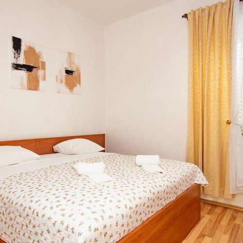 Apartament 4-osobowy z klimatyzacją z 2 pomieszczeniami sypialnianymi A-22375-e