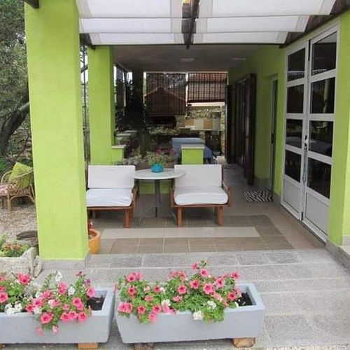 Apartament 3-osobowy z klimatyzacją z tarasem z 2 pomieszczeniami sypialnianymi A-22376-a