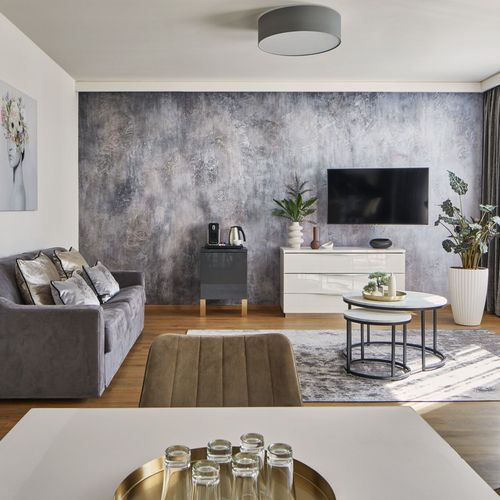 Apartament deluxe cu balcon cu 3 camere pentru 6 pers.