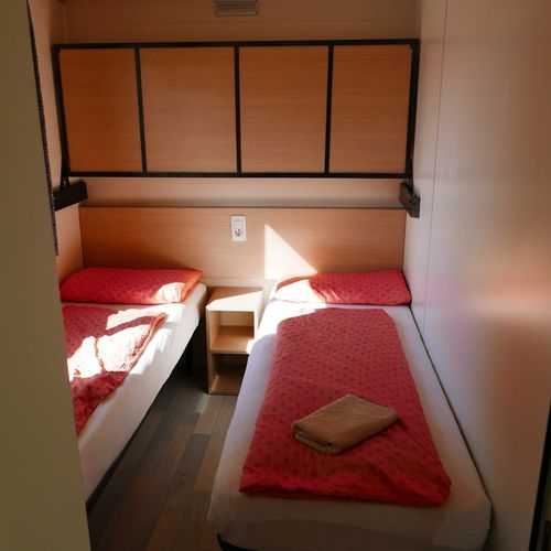 Apartament cu duș pentru 4 pers. (se inchirieaza doar integral)