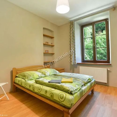 Apartament la parter cu vedere spre pădure cu 2 camere pentru 8 pers.