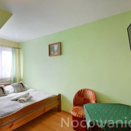 Apartament 4-osobowy z łazienką z 2 pomieszczeniami sypialnianymi