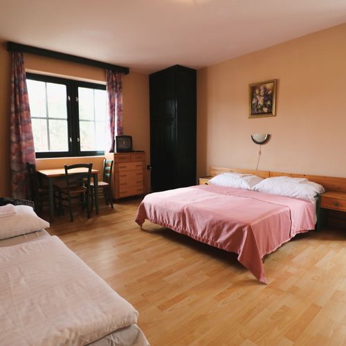 Camera tripla classic junior