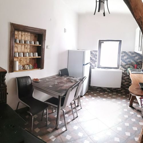 Casa rustică pentru 6 pers. (se inchirieaza doar integral)