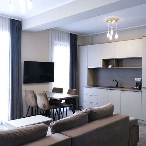 Apartament standard cu vedere spre mare cu 3 camere pentru 6 pers.