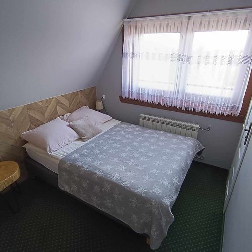 Pokój 2-osobowy na poddaszu z łazienką