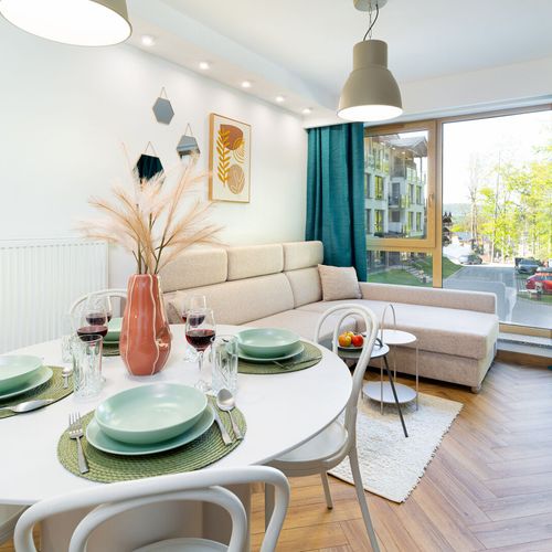 Apartament 4-osobowy z łazienką z widokiem na las z 2 pomieszczeniami sypialnianymi