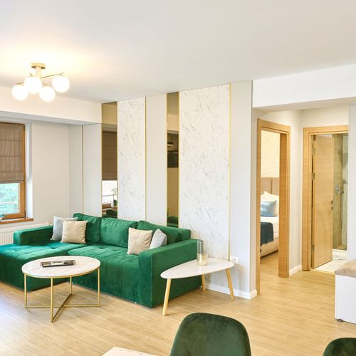 Apartament la parter cu balcon cu 2 camere pentru 4 pers.
