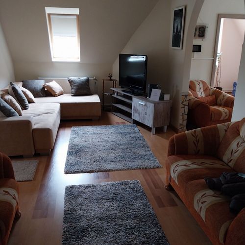 Apartament pentru 11 pers. (se inchirieaza doar integral)