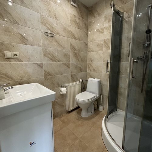 Pokój 3-osobowy z balkonem z widokiem na góry